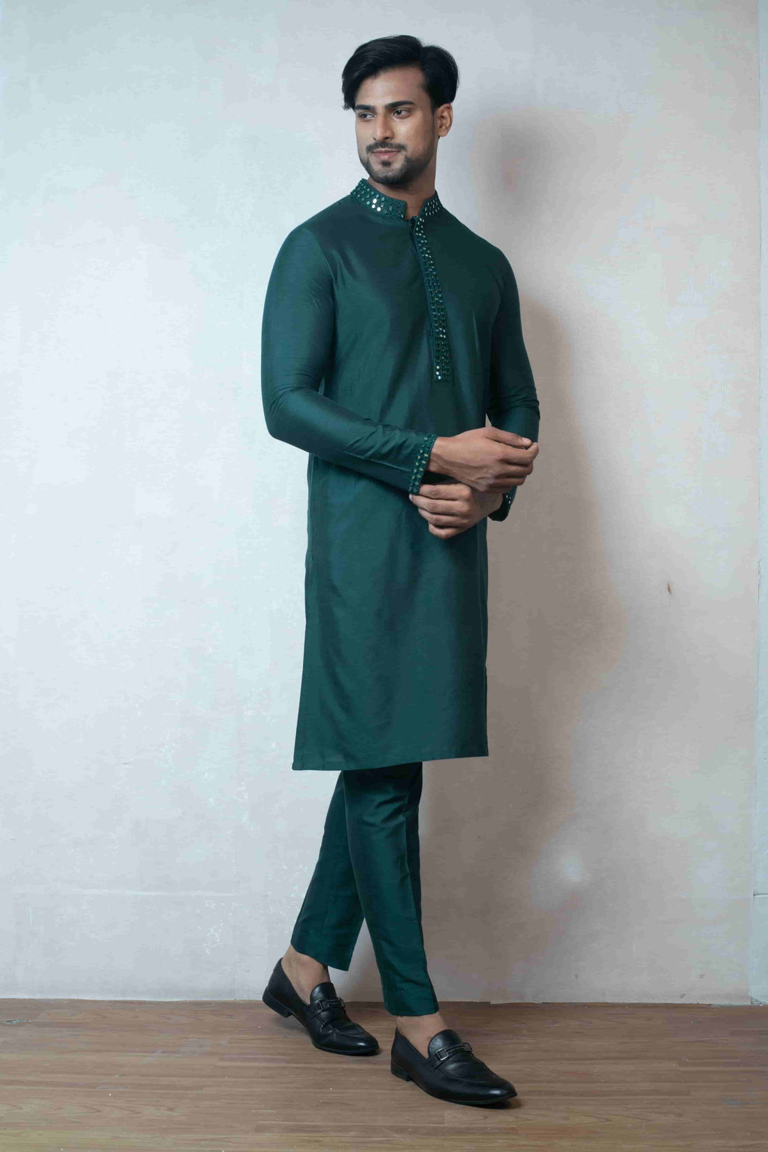 Elegant Green Katan Silk Kurta Set With Mirror Work