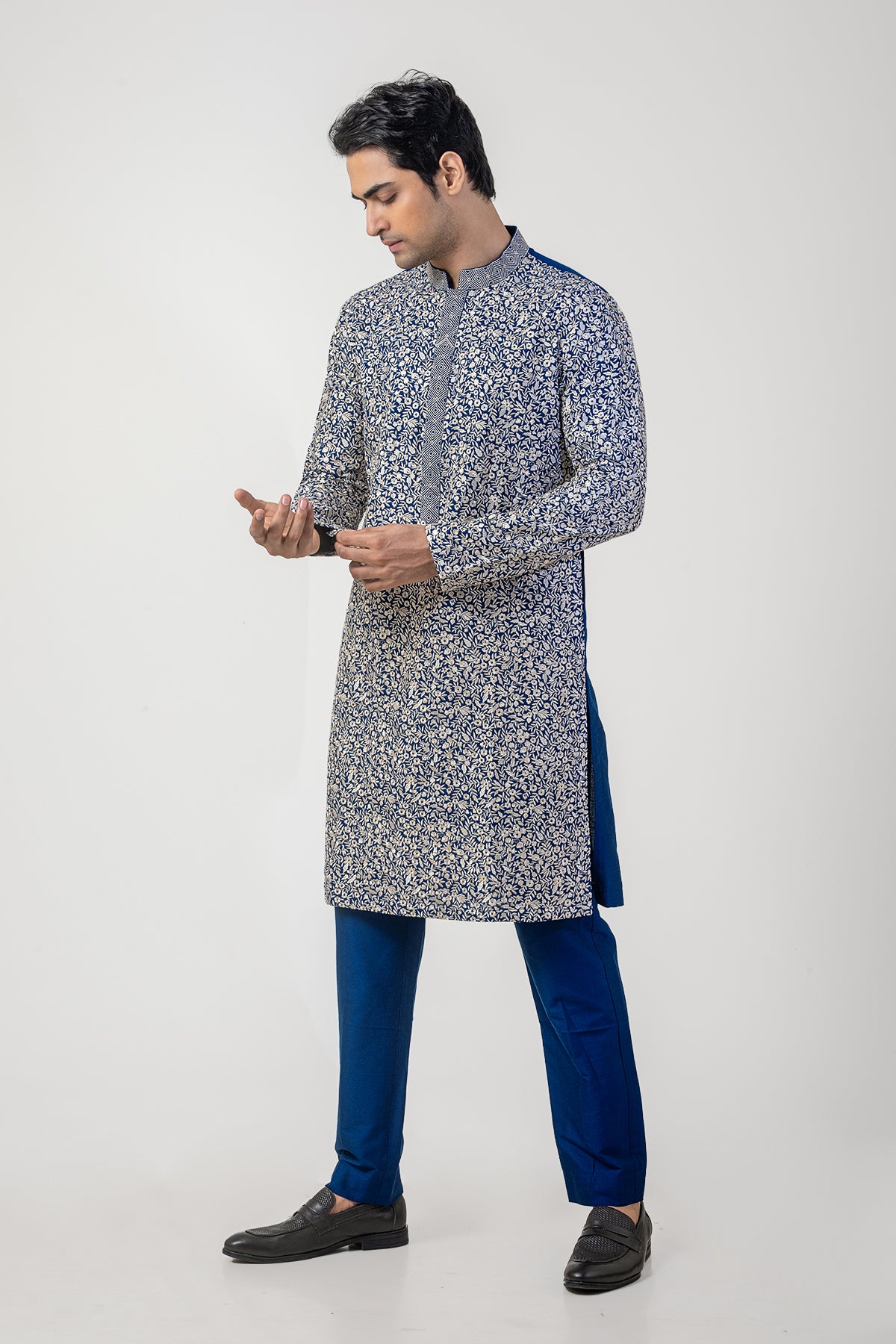 Royal Blue Stylish Embroidered Kurta Pajama Set