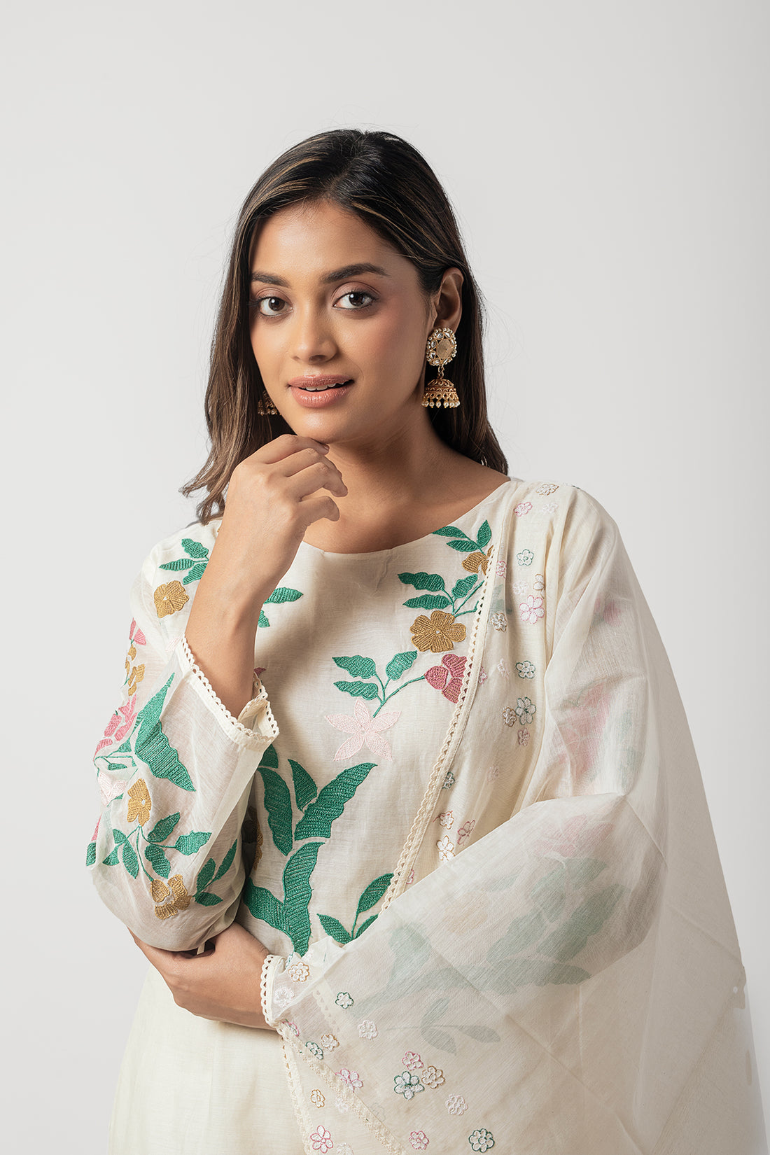 Off White Chanderi Kurta Set with Thread Embroidery