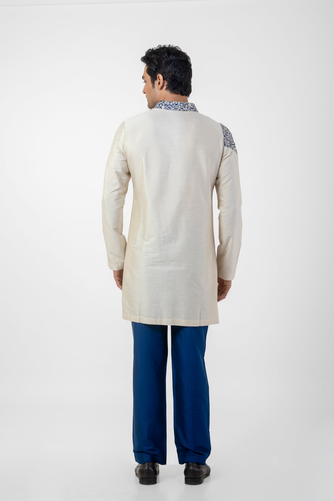 Shirt Collar Kurta with Embroidered Detail