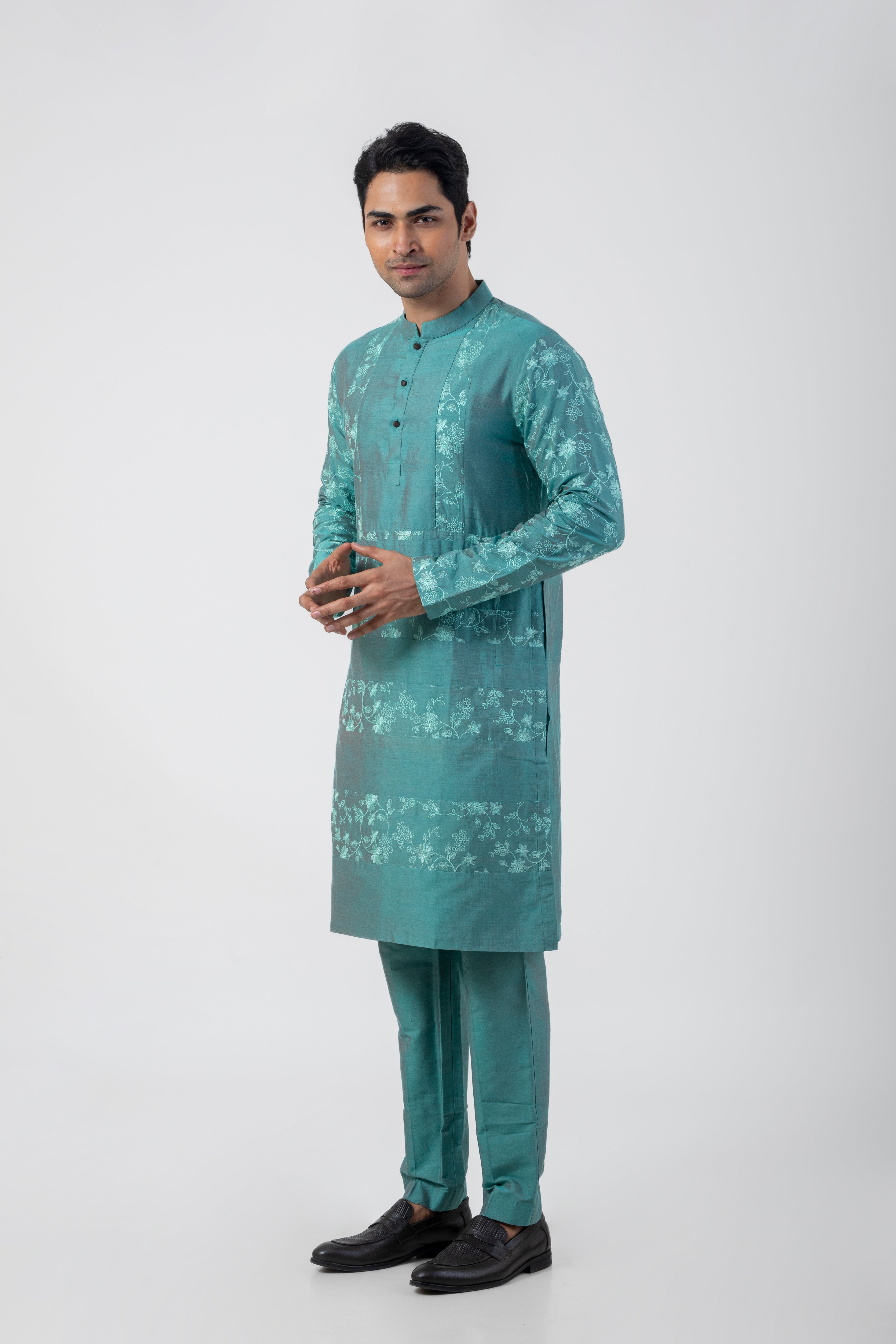 Emerald Green Kurta Pajama with Embroidery Work