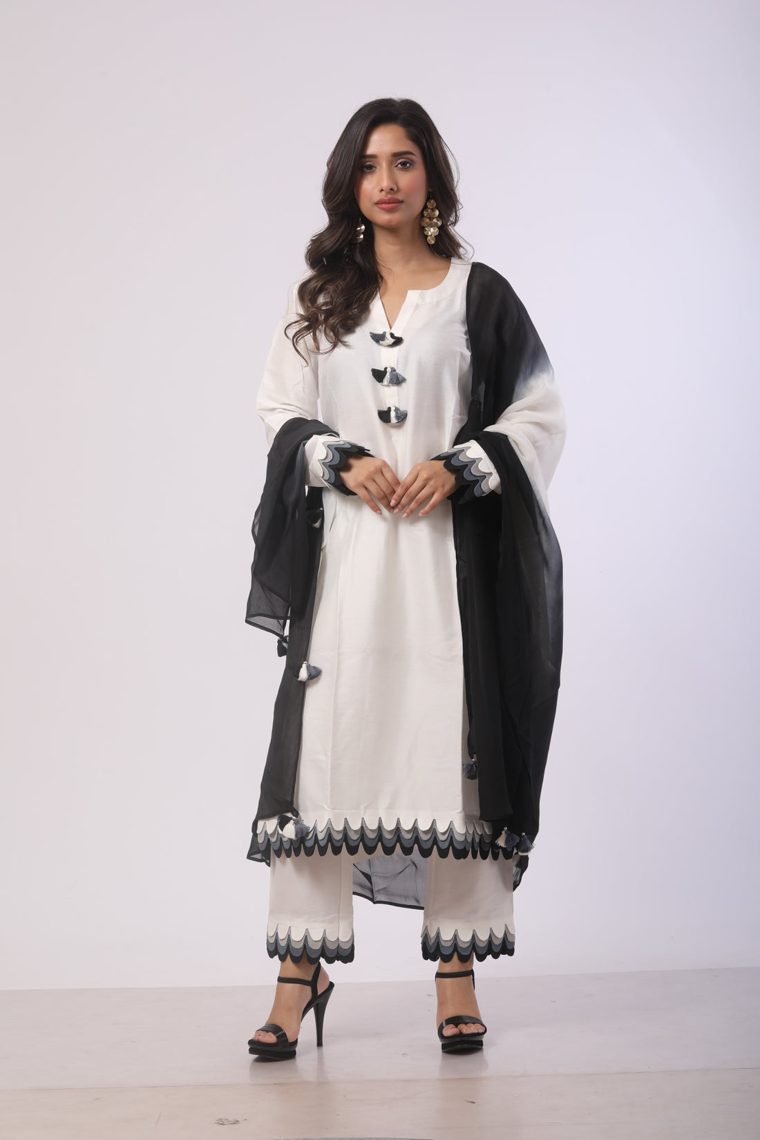 Off-White & Dark Grey Katan Silk Kurta Se