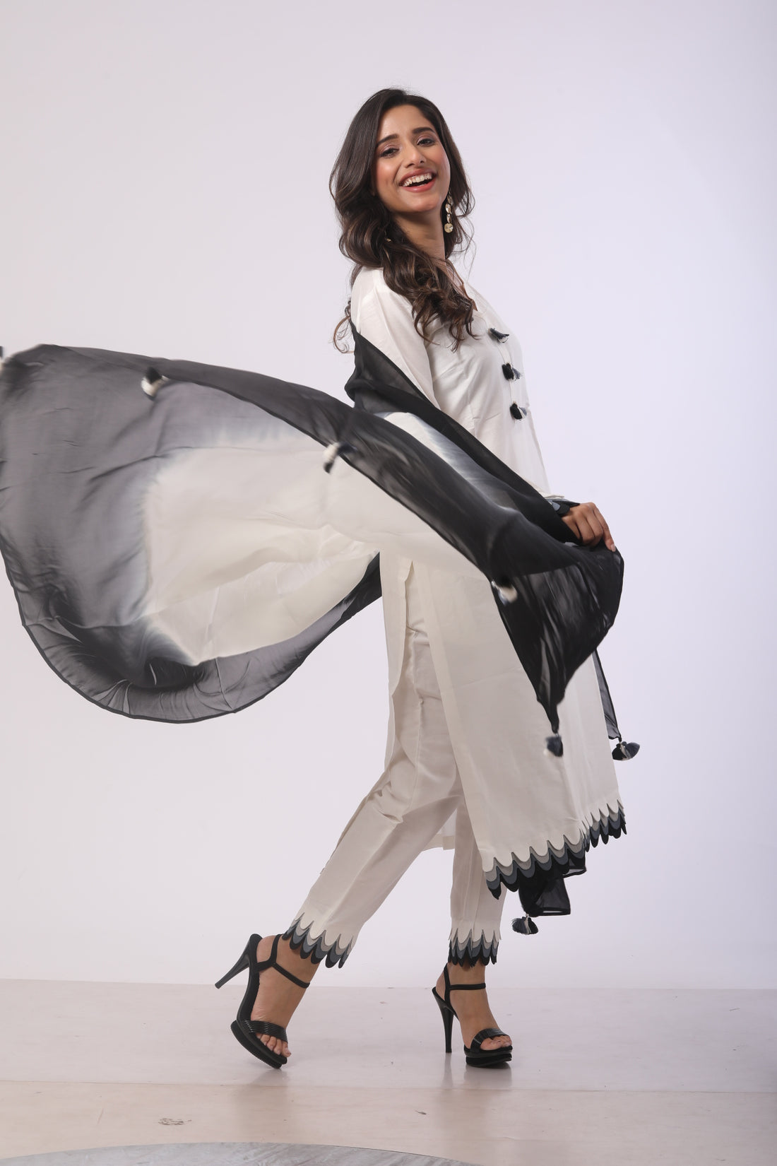 Off-White & Dark Grey Katan Silk Kurta Se