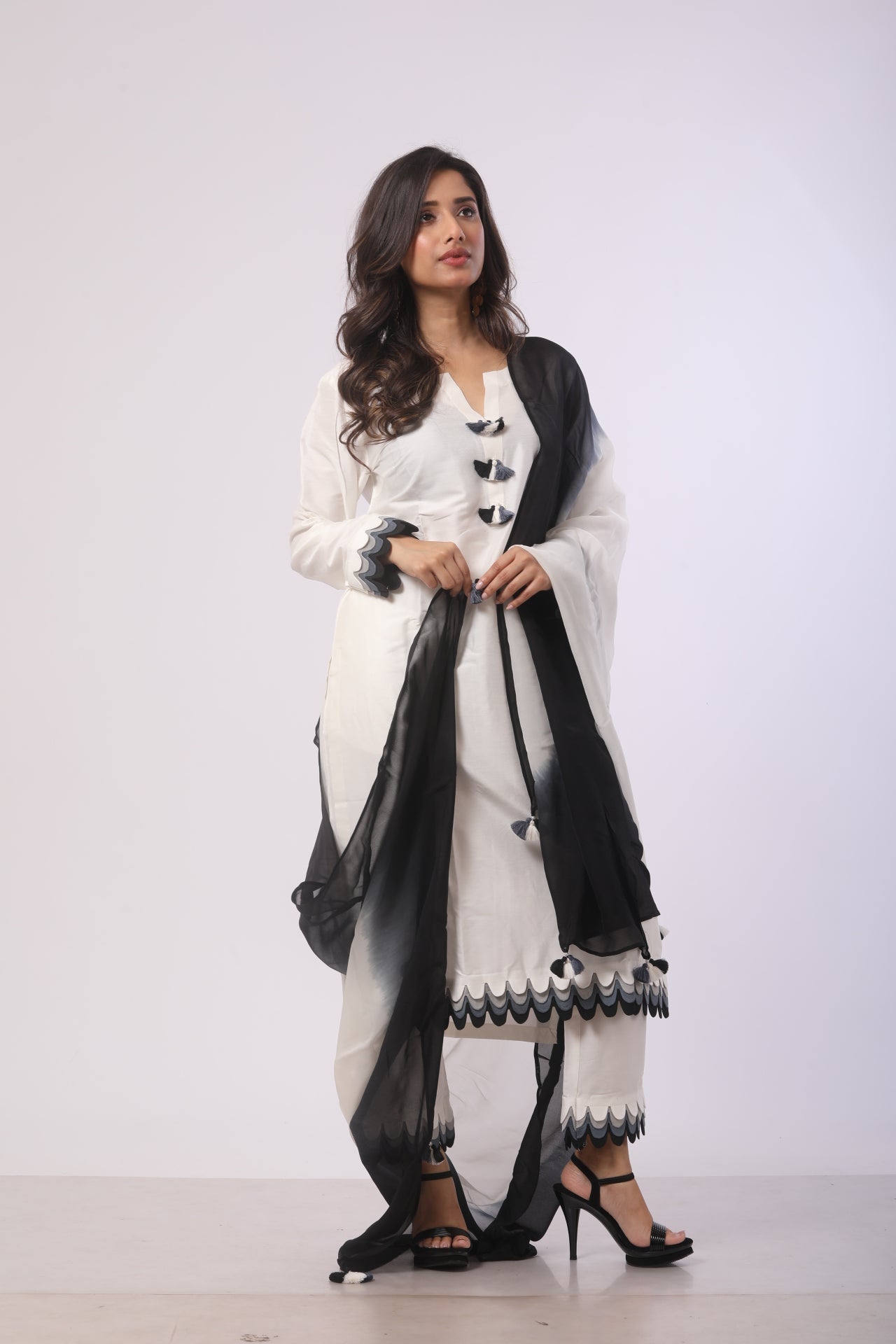 Off-White & Dark Grey Katan Silk Kurta Se