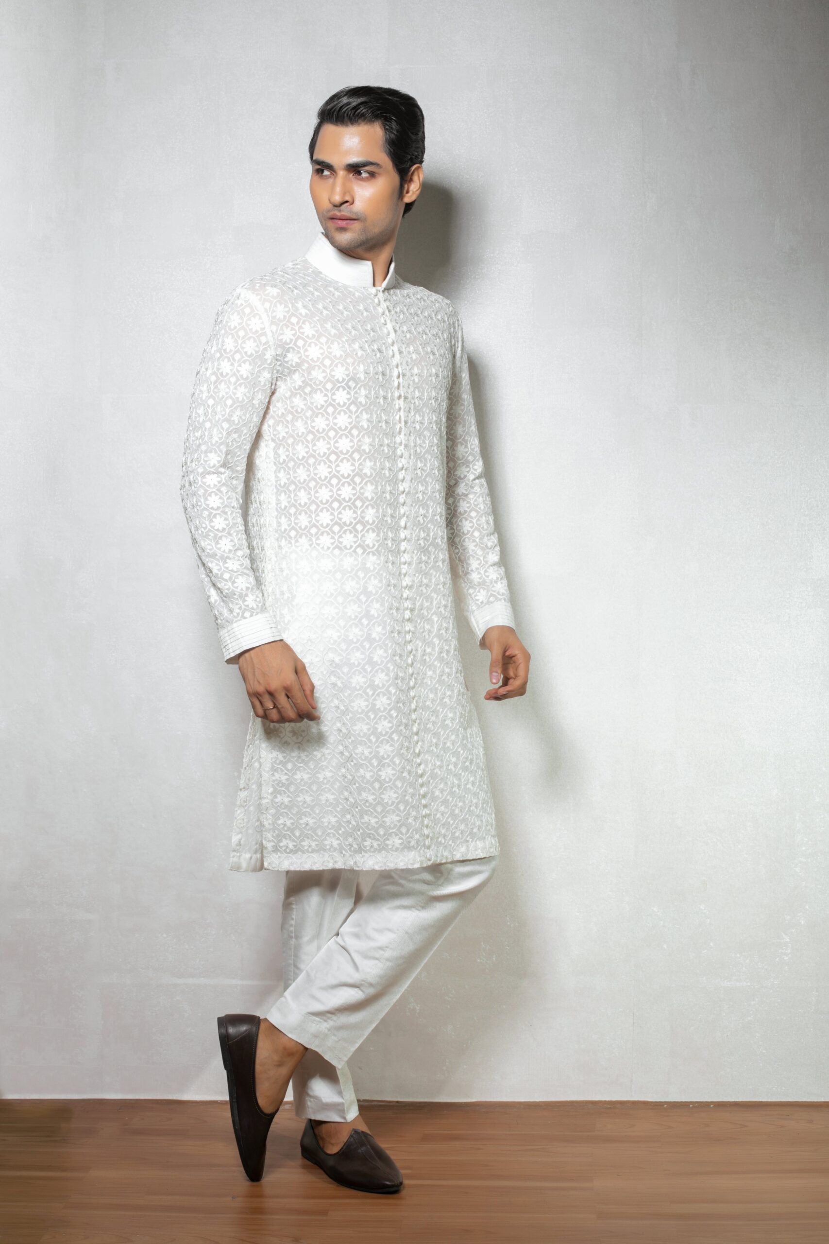 Chic Embroidered Kurta for Men