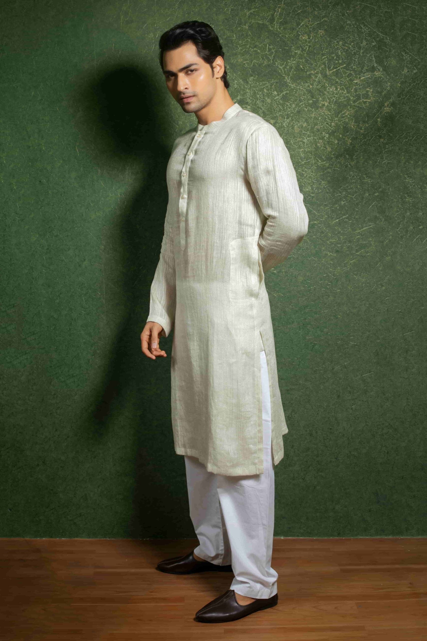 Fashionable Green Kurta Set