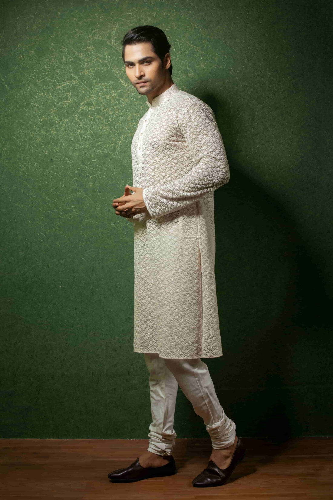  Men's Chikankari Kurta Set