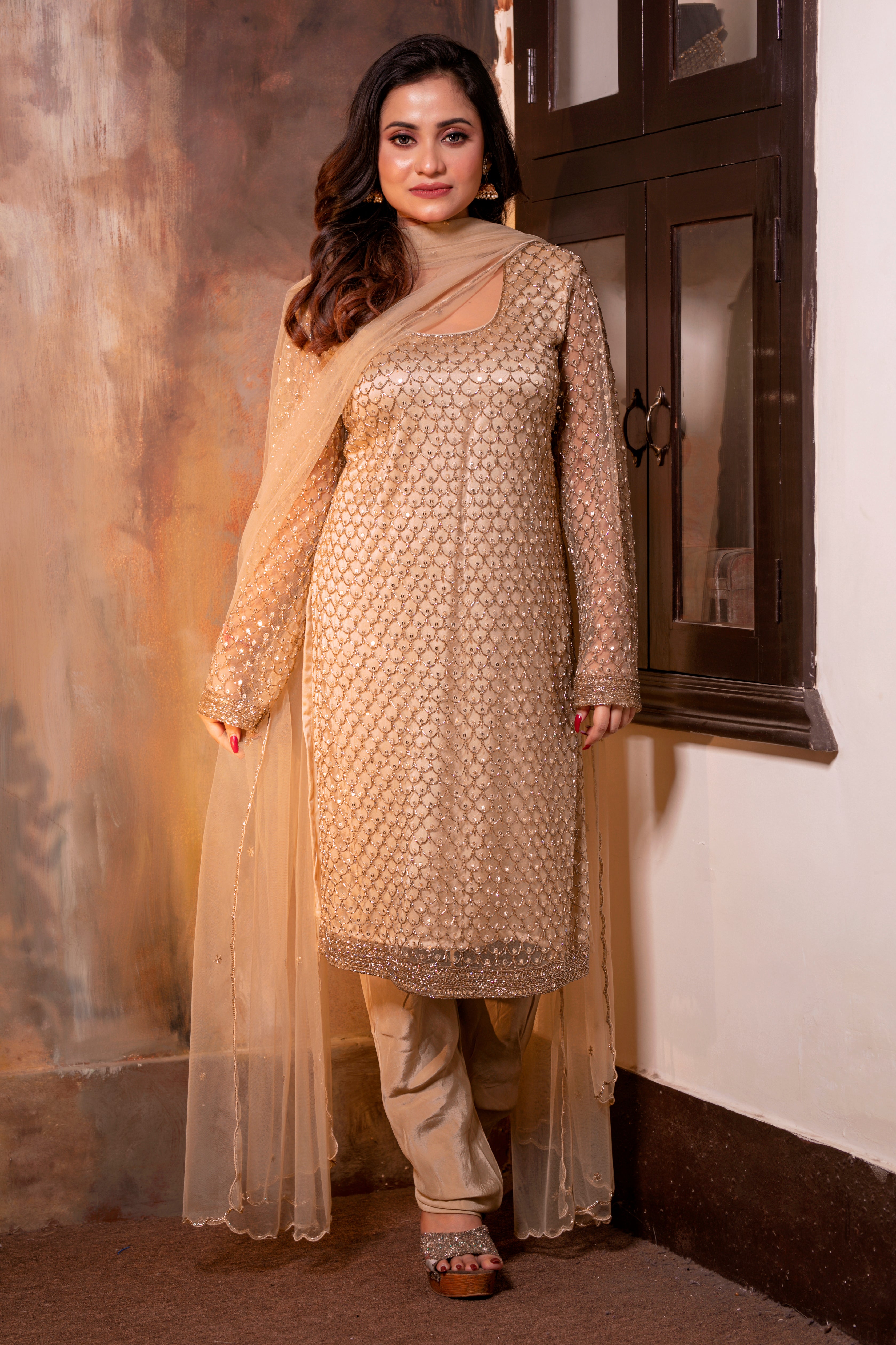 Luxurious Golden Suit Set with Exquisite Handwork