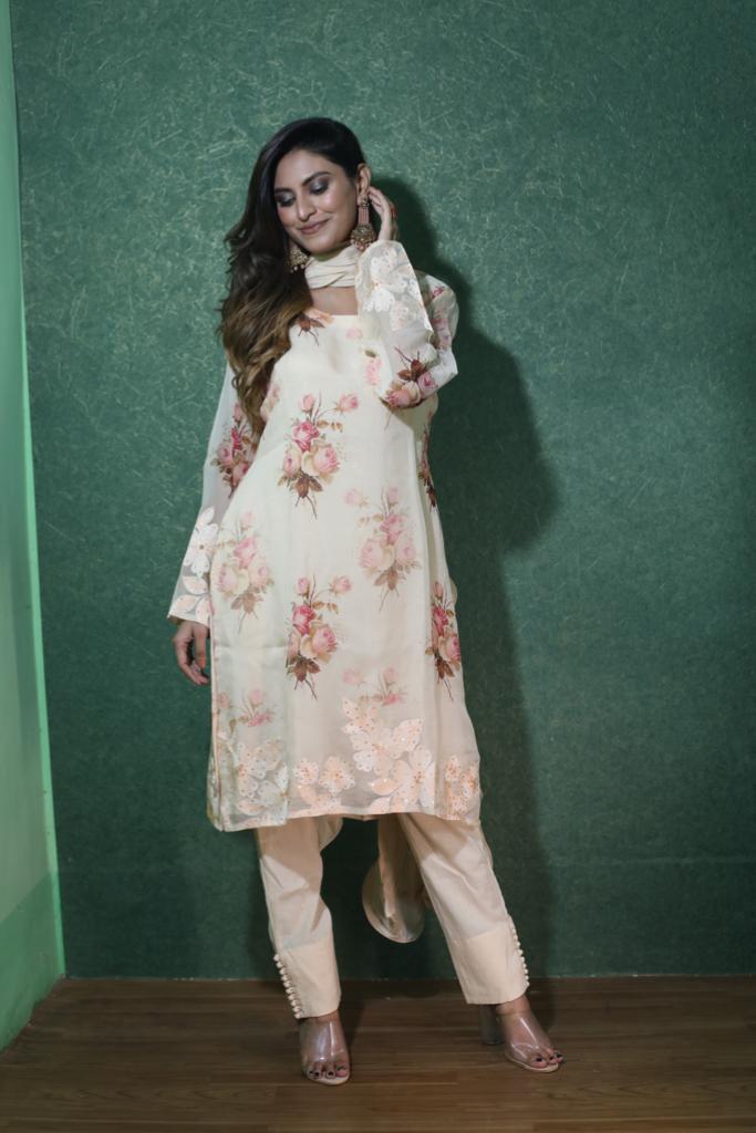 Peach Printed Kurti Set with Chinnon Dupatta & Cutdana Handwork