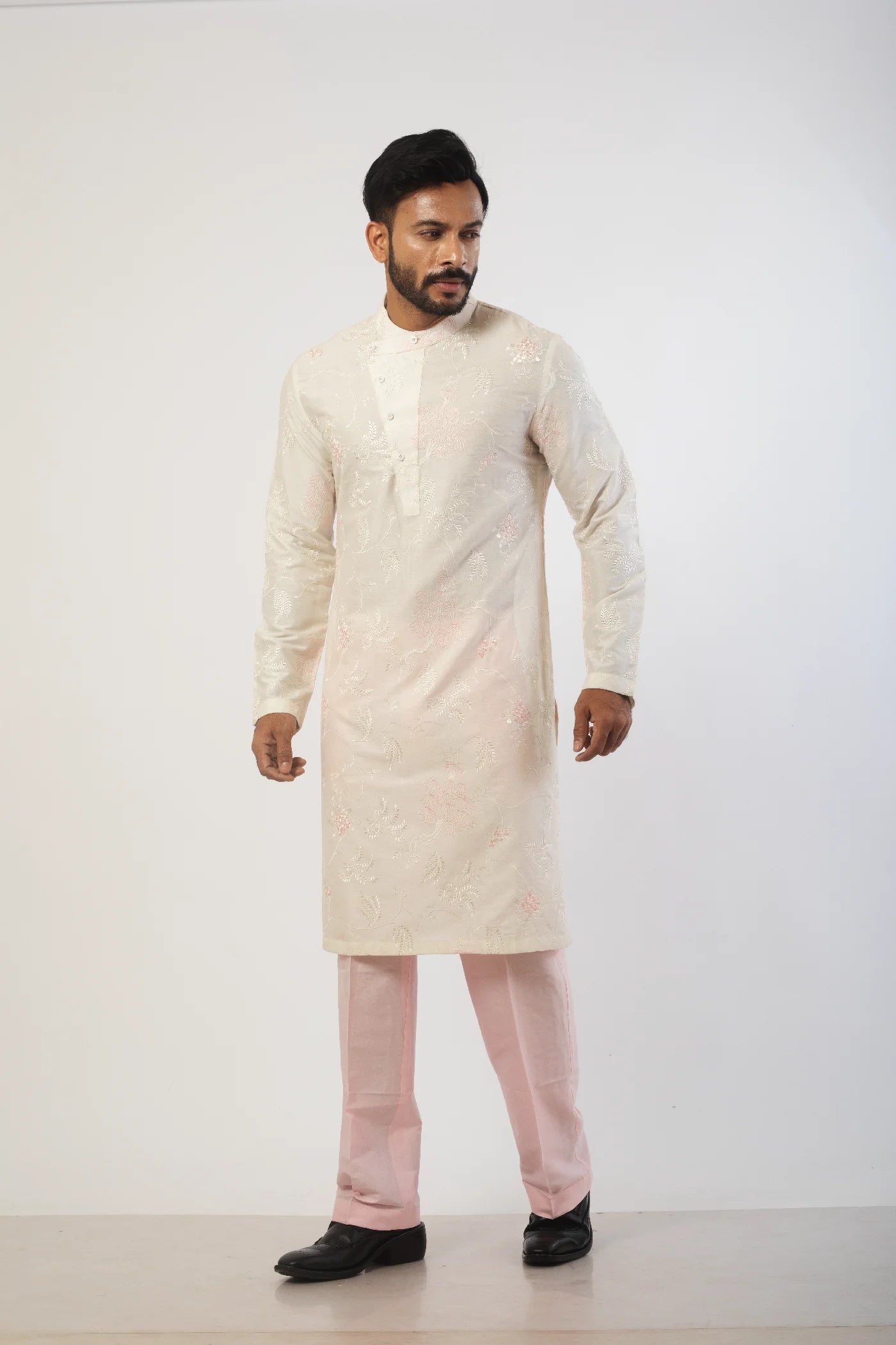 Off White embroidered Kurta Set
